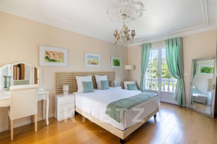Image No.23-5 Bed House for sale