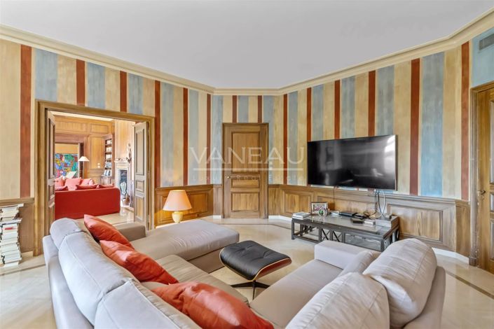 Image No.11-10 Bed House for sale