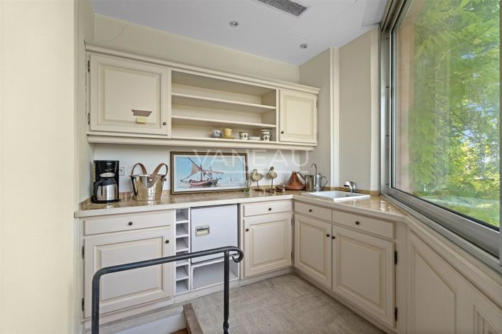 Image No.16-10 Bed House for sale