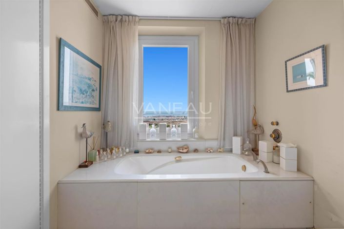 Image No.18-10 Bed House for sale