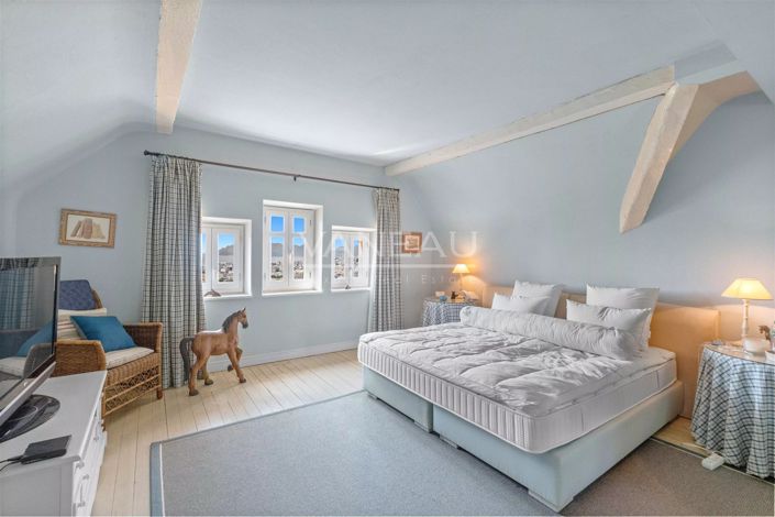Image No.21-10 Bed House for sale