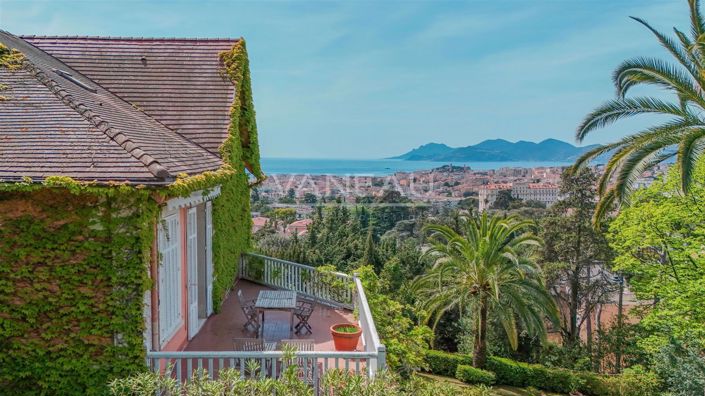 Image No.30-10 Bed House for sale