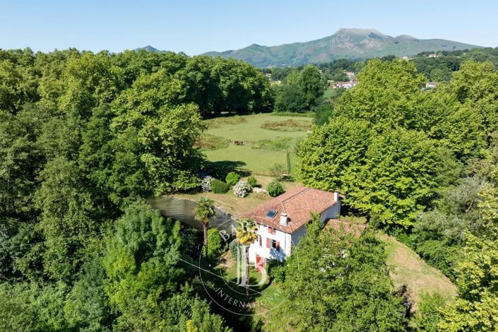 Image No.17-5 Bed House for sale