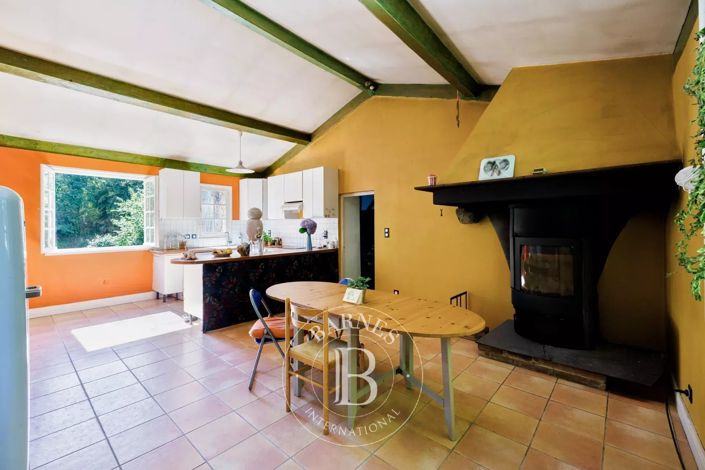 Image No.7-5 Bed House for sale