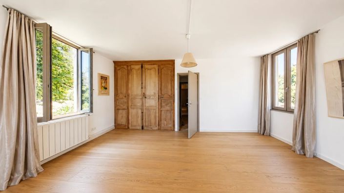 Image No.12-6 Bed House for sale