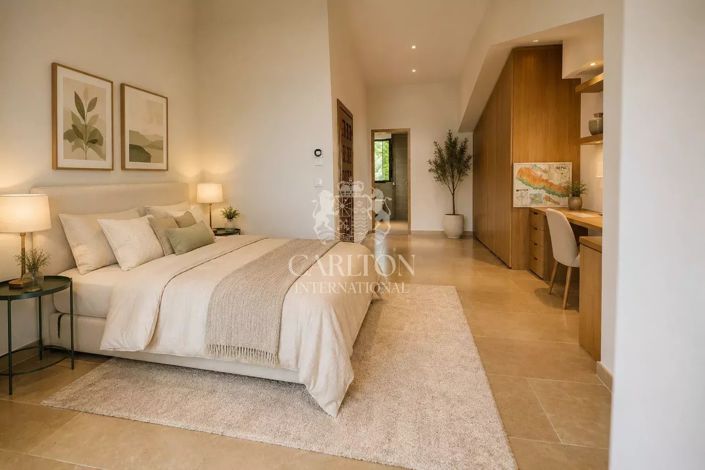 Image No.23-6 Bed House for sale