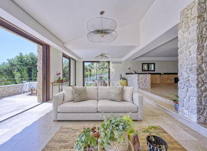 Image No.6-6 Bed House for sale