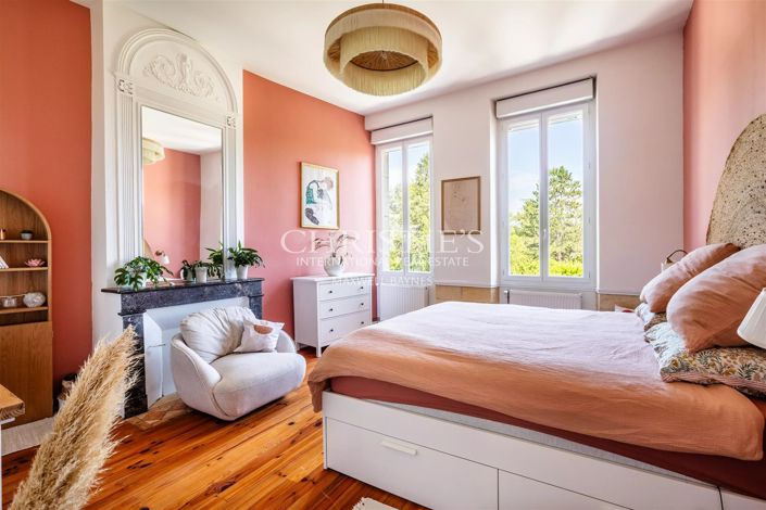Image No.17-5 Bed House for sale
