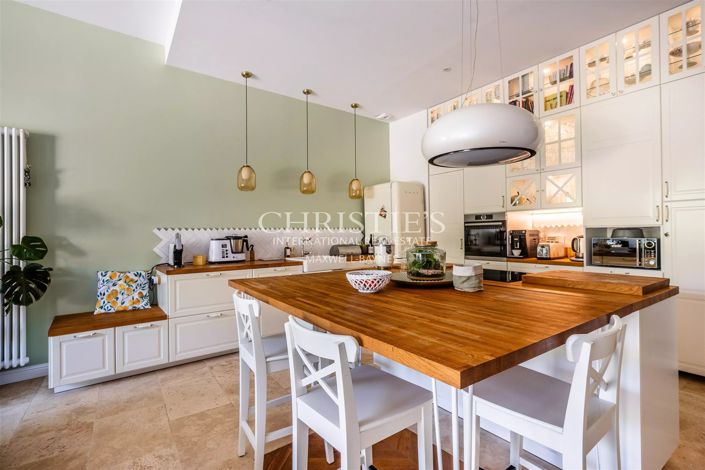Image No.5-5 Bed House for sale