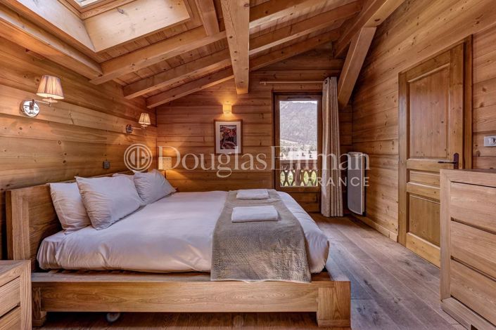 Image No.7-5 Bed House for sale