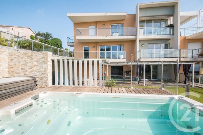 Image No.14-3 Bed Apartment for sale