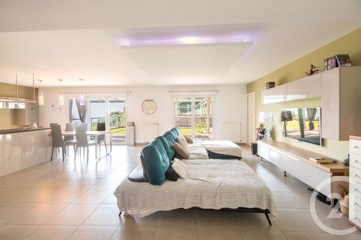 Image No.3-3 Bed Apartment for sale