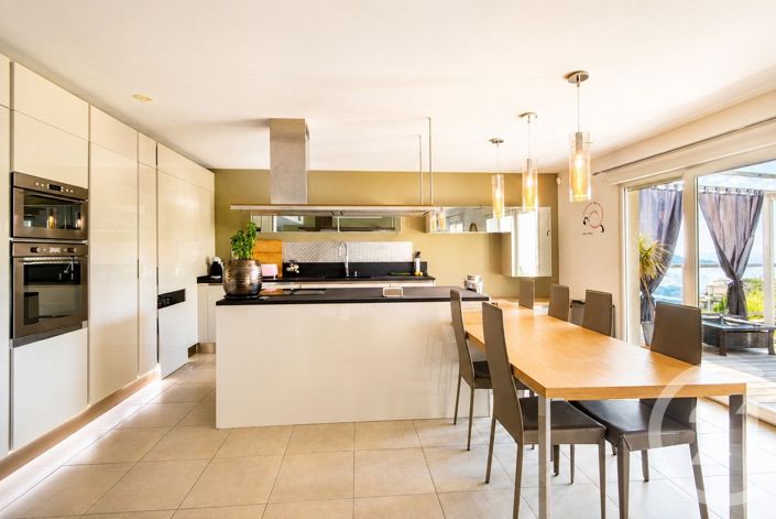 Image No.4-3 Bed Apartment for sale