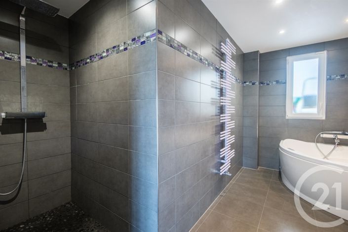 Image No.8-3 Bed Apartment for sale