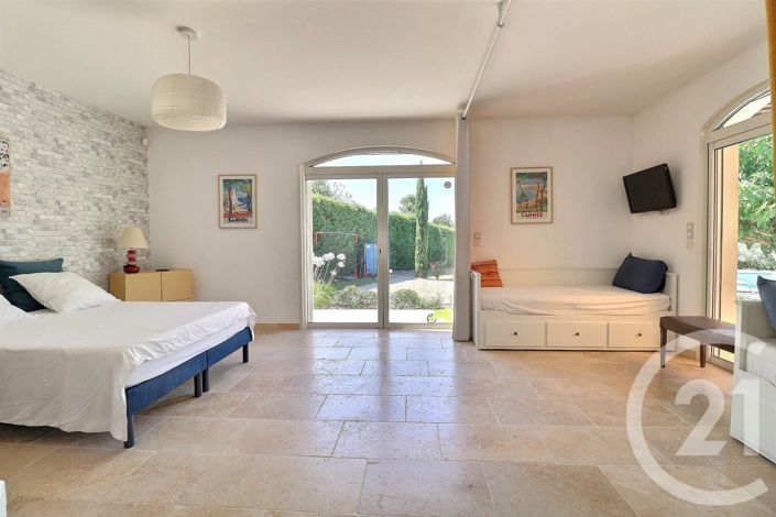 Image No.14-3 Bed House for sale