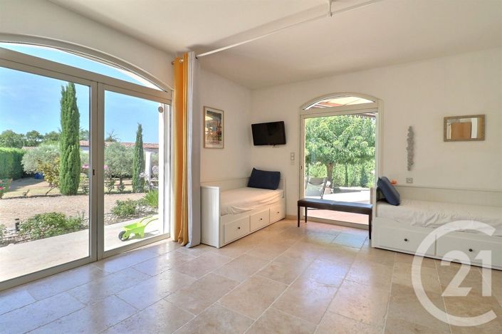 Image No.15-3 Bed House for sale