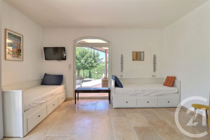 Image No.16-3 Bed House for sale