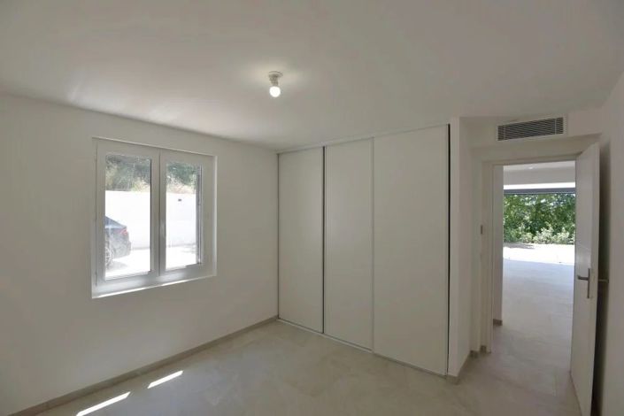 Image No.7-3 Bed Apartment for sale