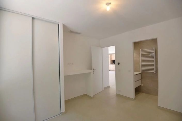 Image No.8-3 Bed Apartment for sale