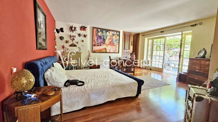 Image No.11-3 Bed House for sale