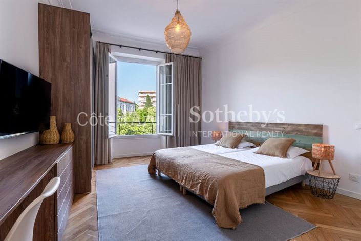 Image No.10-3 Bed Apartment for sale