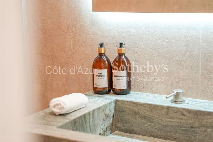 Image No.19-4 Bed House for sale