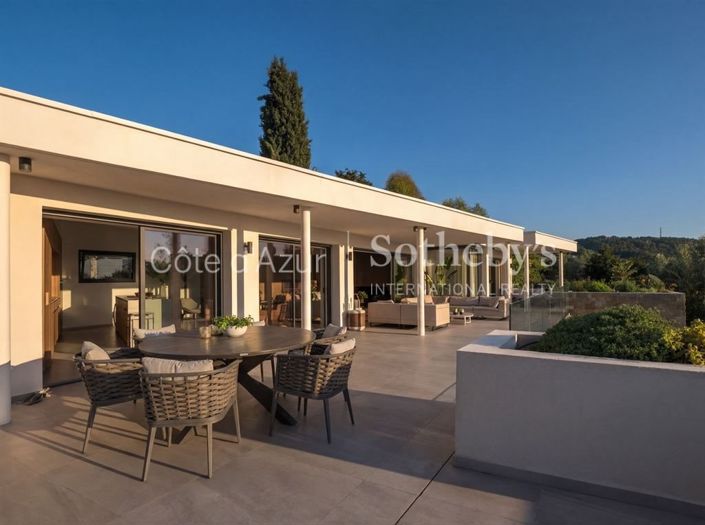 Image No.18-5 Bed House for sale