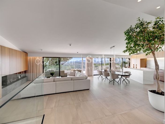 Image No.5-5 Bed House for sale