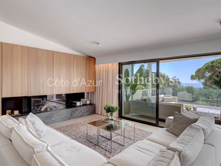Image No.6-5 Bed House for sale