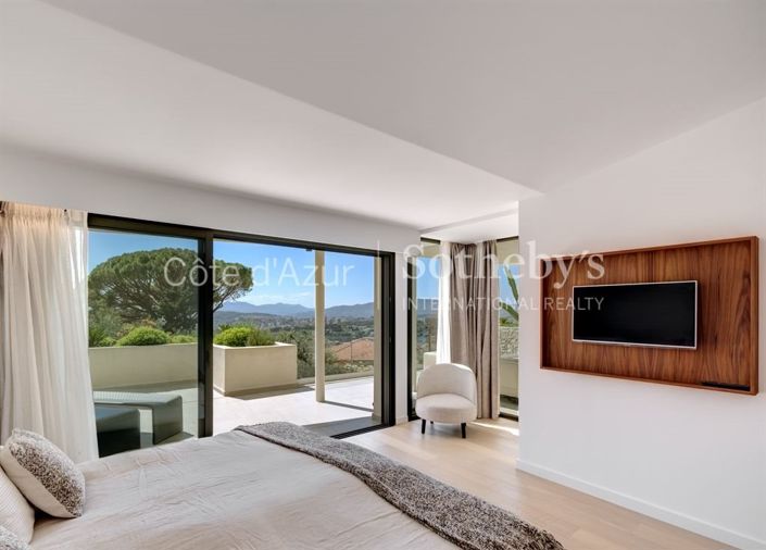 Image No.9-5 Bed House for sale