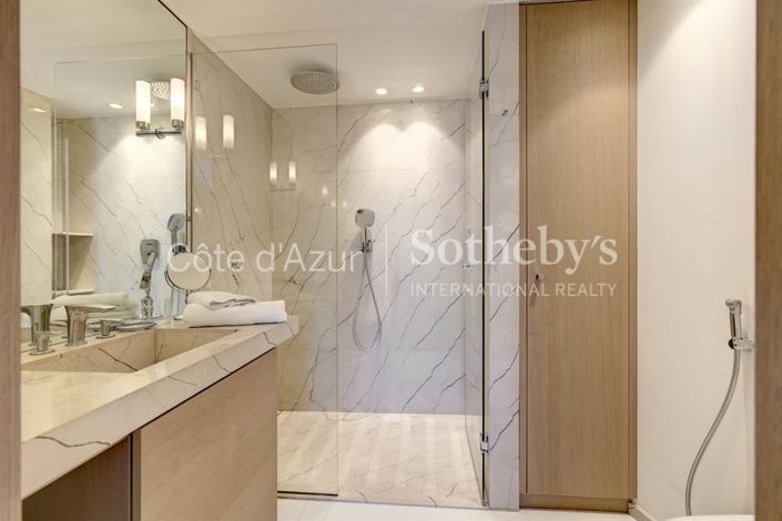 Image No.10-3 Bed Apartment for sale
