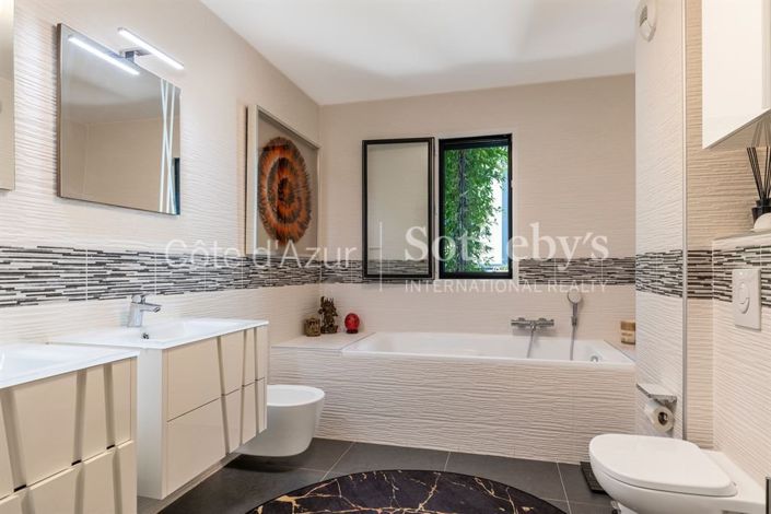 Image No.17-3 Bed Apartment for sale