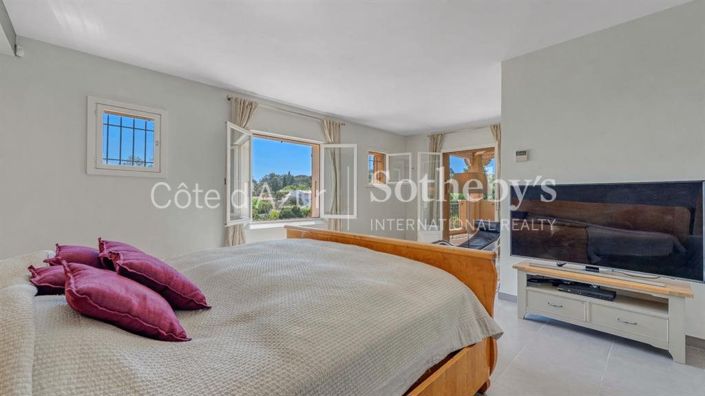 Image No.11-5 Bed House for sale