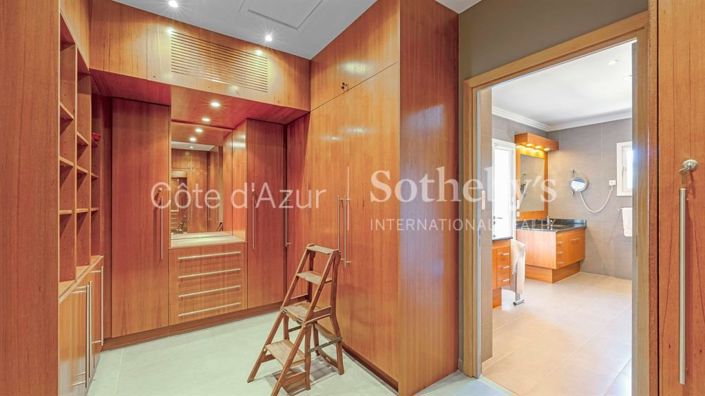 Image No.12-5 Bed House for sale