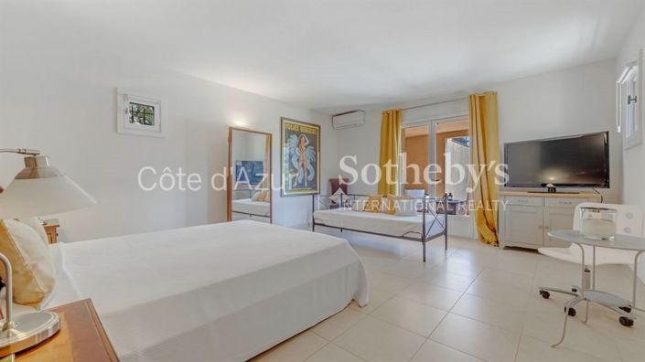 Image No.16-5 Bed House for sale