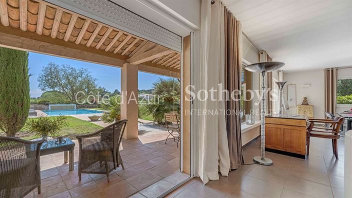 Image No.6-5 Bed House for sale