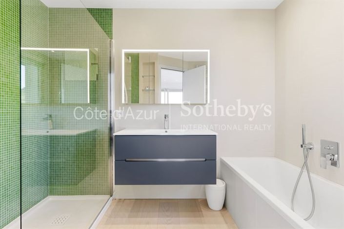 Image No.15-4 Bed House for sale