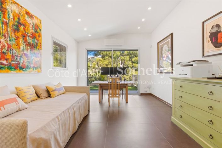 Image No.9-4 Bed House for sale