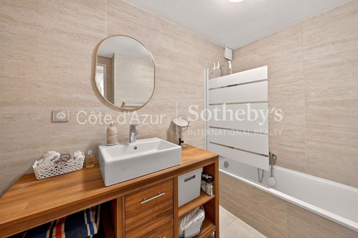 Image No.10-4 Bed House for sale