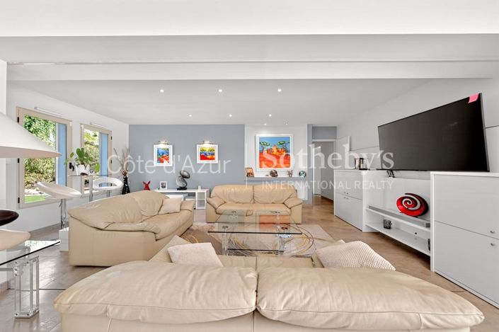 Image No.3-5 Bed House for sale