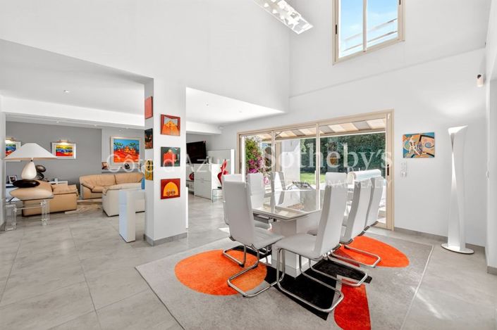 Image No.7-5 Bed House for sale