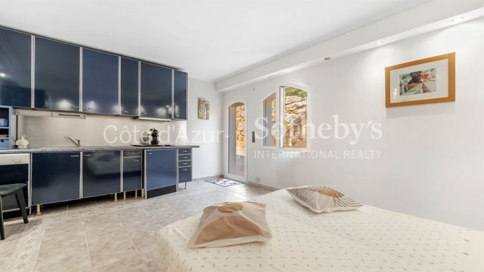 Image No.16-5 Bed House for sale