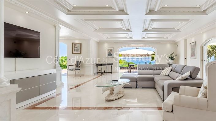 Image No.7-5 Bed House for sale