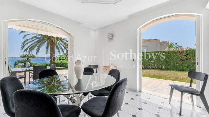 Image No.8-5 Bed House for sale