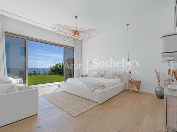 Image No.10-4 Bed House for sale