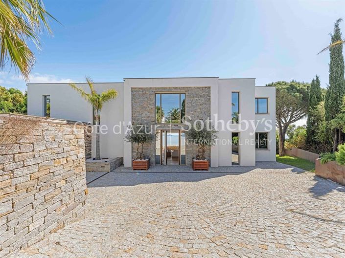 Image No.18-4 Bed House for sale