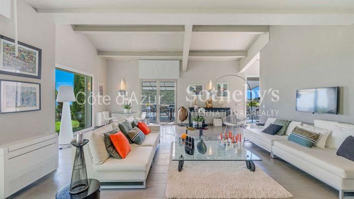 Image No.10-5 Bed House for sale
