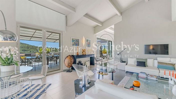 Image No.9-5 Bed House for sale