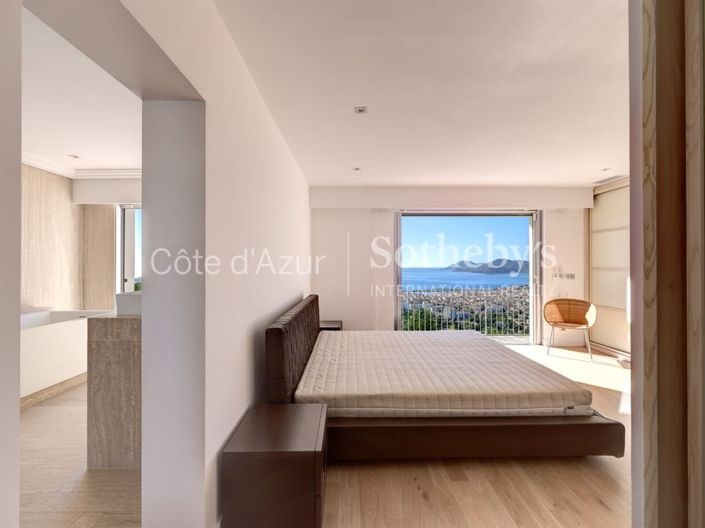 Image No.14-5 Bed House for sale