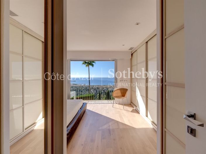 Image No.15-5 Bed House for sale